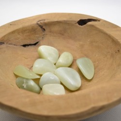 Pierre roulée de jade serpentine | L'antre de la destinée