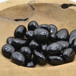 Pierre roulée de tourmaline noire | L'antre de la destinée