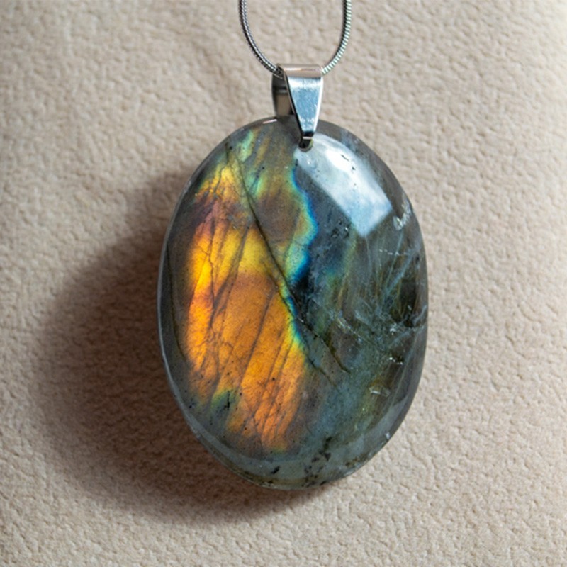 Pendentif - Labradorite violette | L'antre de la destinée