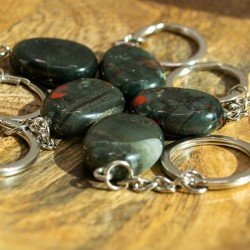 Porte-clé - Jaspe héliotrope | L'antre de la destinée